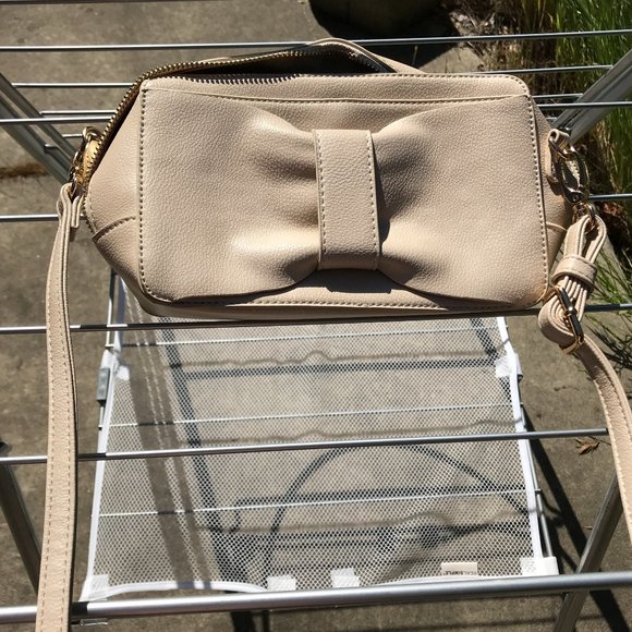 NEW COUTURE BROOCH Japanese Brand shoulder bag in beige color - Picture 4 of 7